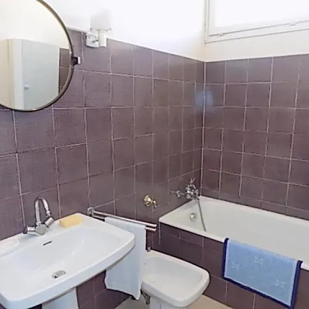 Hébergement de vacances Maison Saint-palais-sur-mer, 3 Pieces, 5 Personnes - Fr-1-305-1340 *